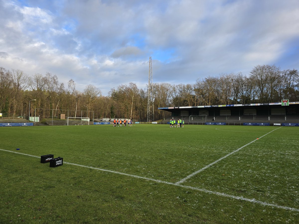 FletcherFootbal's tweet photo. Bedankt @vvdrechtstreek @vvkatwijk @hvvlaakkwartier @KampongVoetbal voor het #trainingskamp en succes in de competitie👍
#doorwerth #zutphen #voetbalkamp #vvdrechtstreek #drechtstreek #zuidland #katwijk #hvvlaakkwartier #laakkwartier #lsvv #kampong #wageningen #wageningen https://t.co/l38vmCGwHF