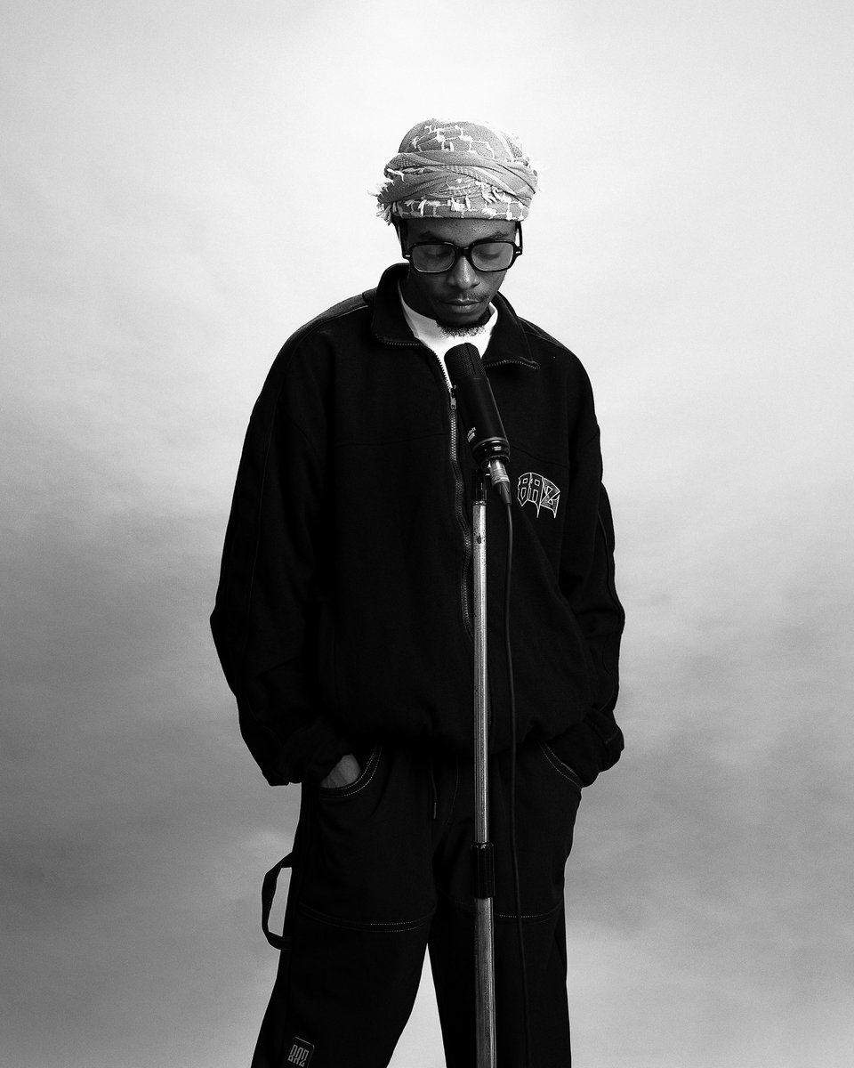 tomiwawyd's tweet photo. Tomiwa Daniel for @Medorii_chan x @jpegdmpstr 
NairaMath EP 
Styled : @Baz_online https://t.co/w5VRj5WcgB