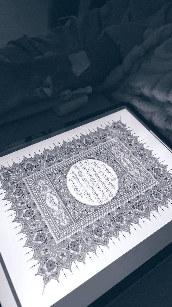 Fahdafahadk's tweet photo. إنا لله وإنا إليه راجعون .. لله ما أخذ ولله ما أعطى وكل شيء عنده بأجل مسمى بقلوب مؤمنة و راضية بقضاء الله وقدره انتقلت امي إلى رحمة الله 

اللهم انها كانت صابرة محتسبه فاغفر لها و ارحمها و اعف عنها و أكرم نزلها ووسع مدخلها وثبتها عند السؤال

وفاه الأم هو موت لنا ونحن أحياء هي قطعة منا غفيت ذات يوم على أمل شفائها واستيقظت على فاجعه رحيلها الموجع 
اللهم الهمنا الصبر اللهم جبرا اللهم قوه 
واجبر كسر قلوبنا على فراقها فهي اغلى ما فقدنا واجمعنا بها في جنات النعيم يارب 

الله يرحمك حبيبة قلبي ام القلب الكبير و المبسم الجميل يا سخية يا حنونة يا زاهدة

 استودعناك ربي الارحم يا حبيبة الكل
