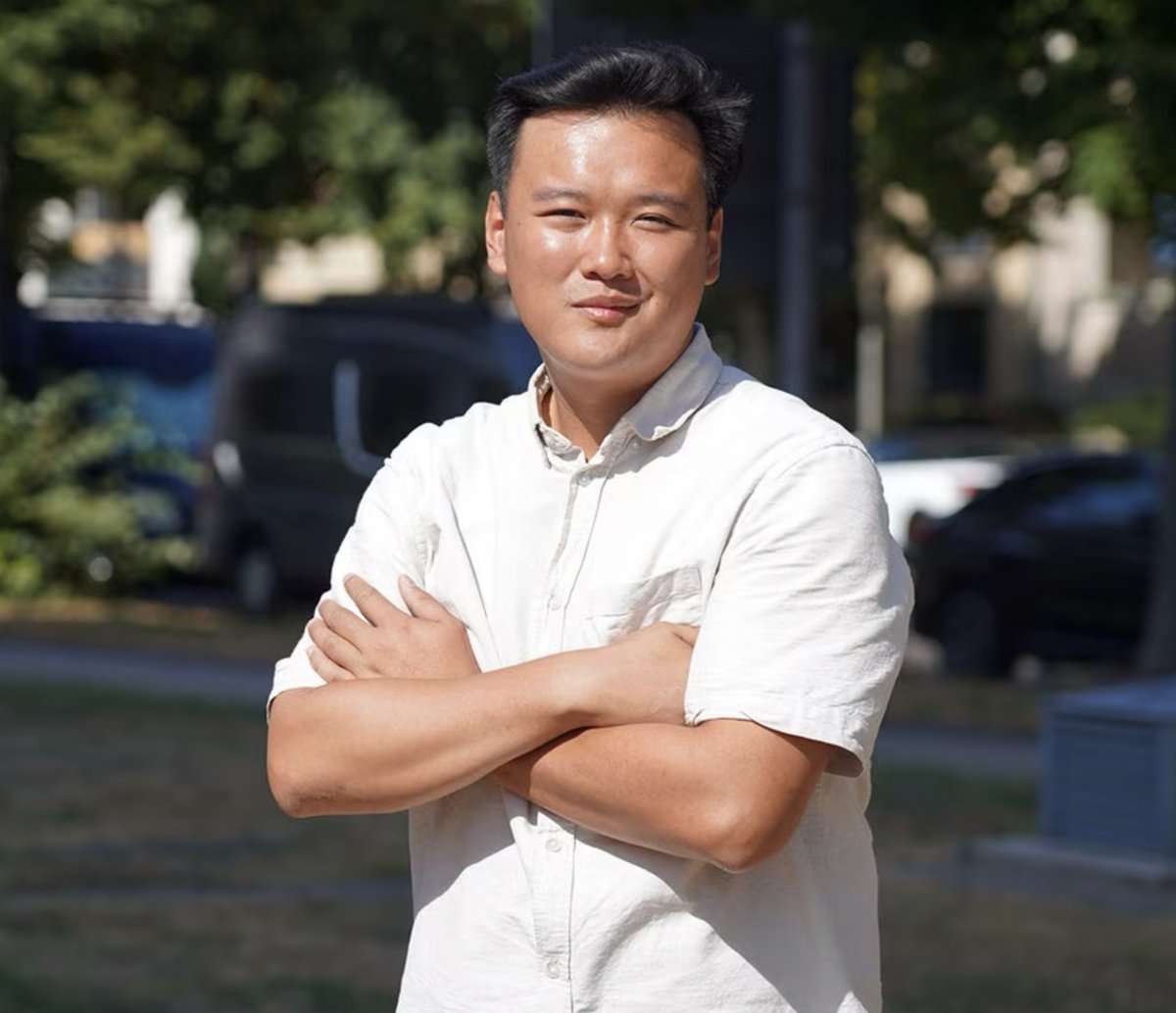 politicalbeauty's tweet photo. BREAKING: Der sächsische Landtagsabgeordnete Nam Duy Nguyen wurde von der @PolizeiSachsen in Riesa BEWUSSTLOS geschlagen worden! Nam Duy war als parlamentarischer Beobachter da und wies sich gegenüber der Polizei sogar als Abgeordneter aus. Die Polizeigewalt ist einfach unfassbar https://t.co/x8x1f6ziqV