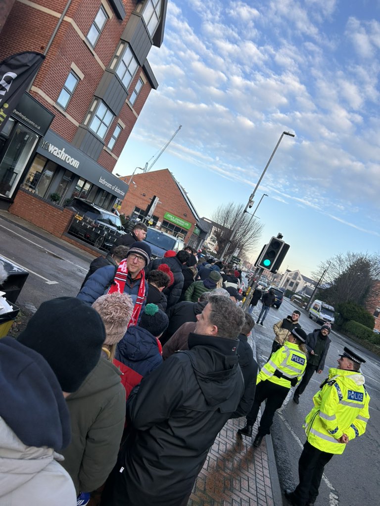 TheAverageJoeUK's tweet photo. Still queuing outside @NFFC - sort it out… https://t.co/w7Taqm3yKt