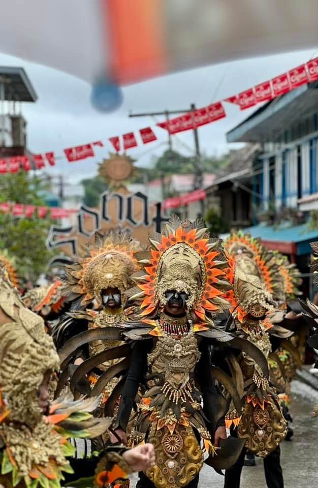 kaneshironini's tweet photo. HALA BIRA! HAPPY FIESTA 

#romblonromblon #halabira https://t.co/6aNnc7EBo3