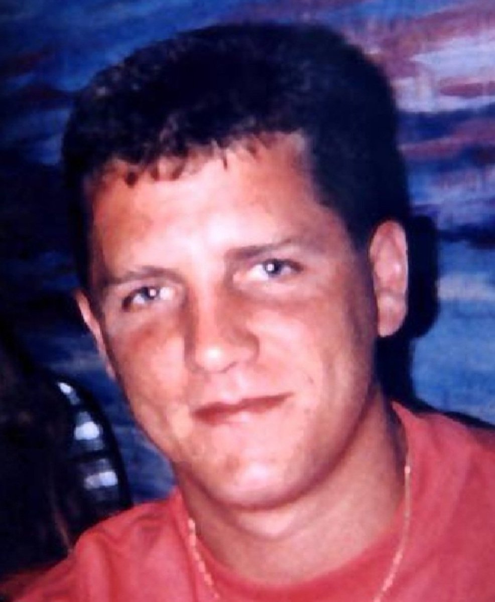 Remembering today with much love, my childhood friend, Terry Enright , who was shot dead 27 years ago today by a loyalist murder gang.

Solas na bhFlaitheas go bhfeice sé.