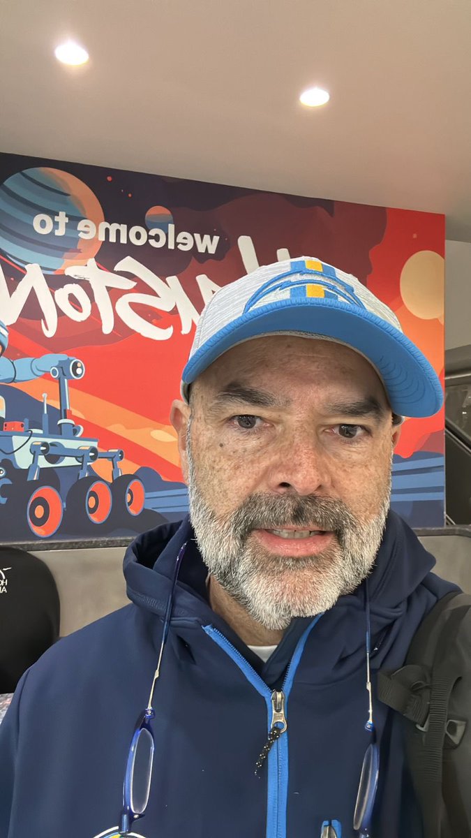 DHBCMexico's tweet photo. Nuestros miembros siguen llegando a Houston, cada vez falta menos.

VAMOS CHARGERS⚡️ https://t.co/EhGgkSrmG4