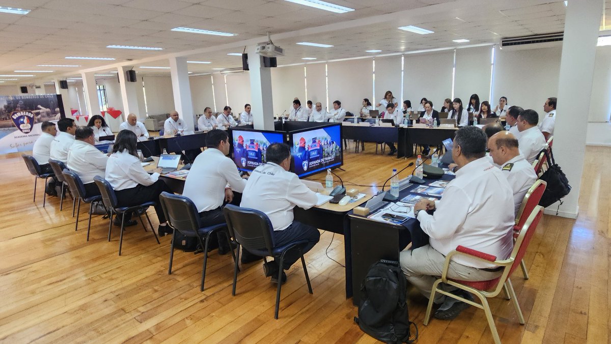 Bomberos de Chile tweet media