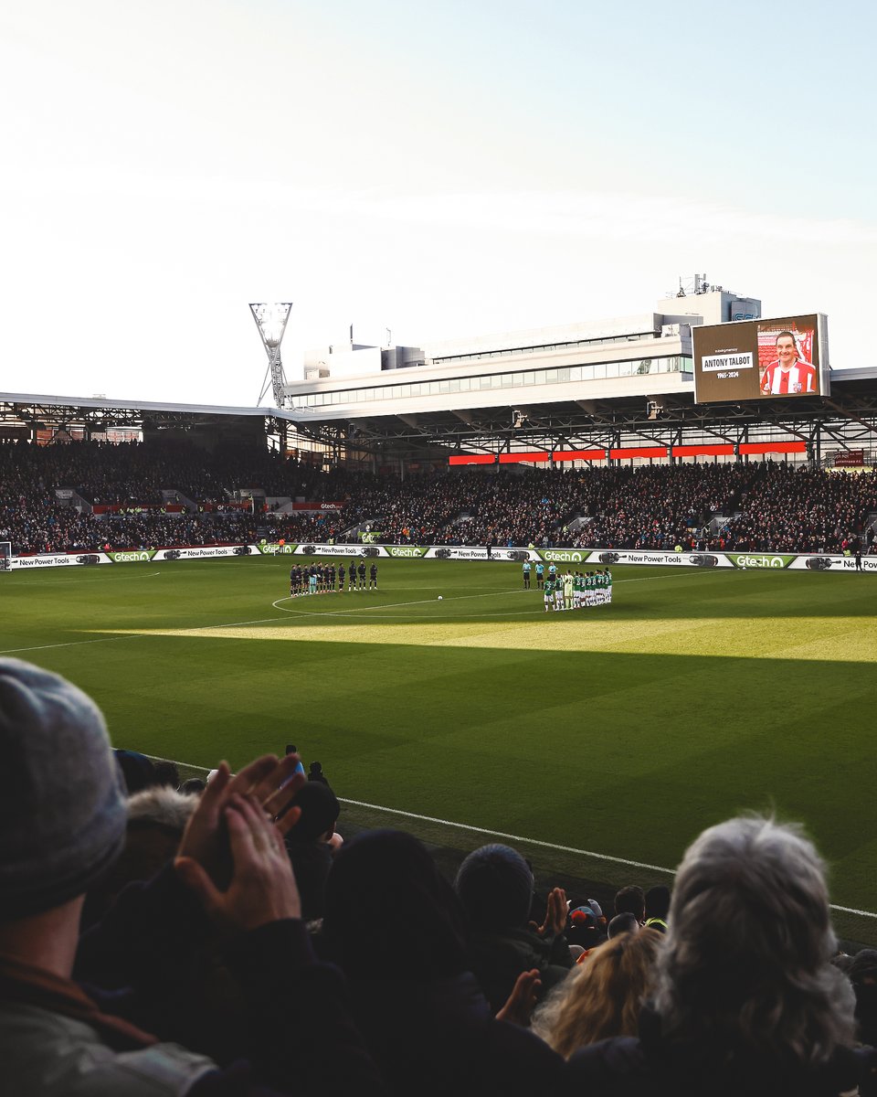 BrentfordFC's tweet photo. Honouring one of our own, who was a welcoming presence on and off the pitch at Griffin Park for more than 30 years ❤️🐝

Rest in Peace, Antony 🙏 https://t.co/VECgYUMqln