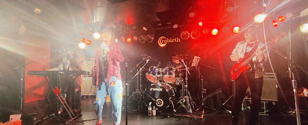daisukepride's tweet photo. 今日はプロ·トリビュート通じLIVE始め♫REBECCAトリビュートのRASPBERRY ACEの応援に行きました♫今回も好きな曲続出でした🔥
明日 頑張れます✊️
#RASPBERRYACE https://t.co/IjHnUa8nR3