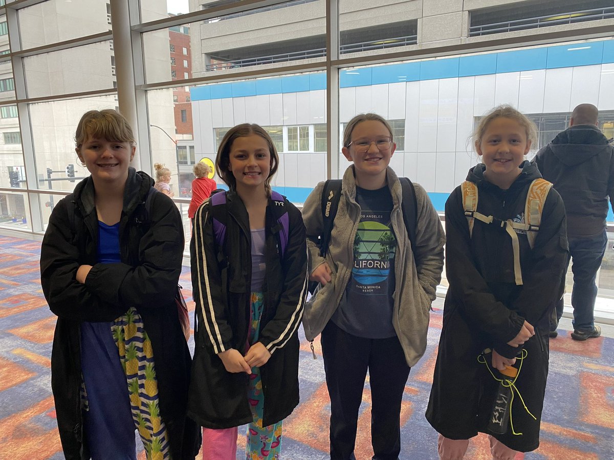 First day of competition at all stars in Des Moines! Good luck to our swimmers who are representing Team Midwestern!
