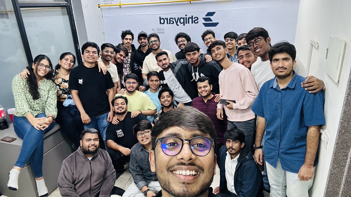 imjp19_'s tweet image. first @shipyard_ mixer in Vadodara! ⚓
let’s keep the infinite sum games going! 💜