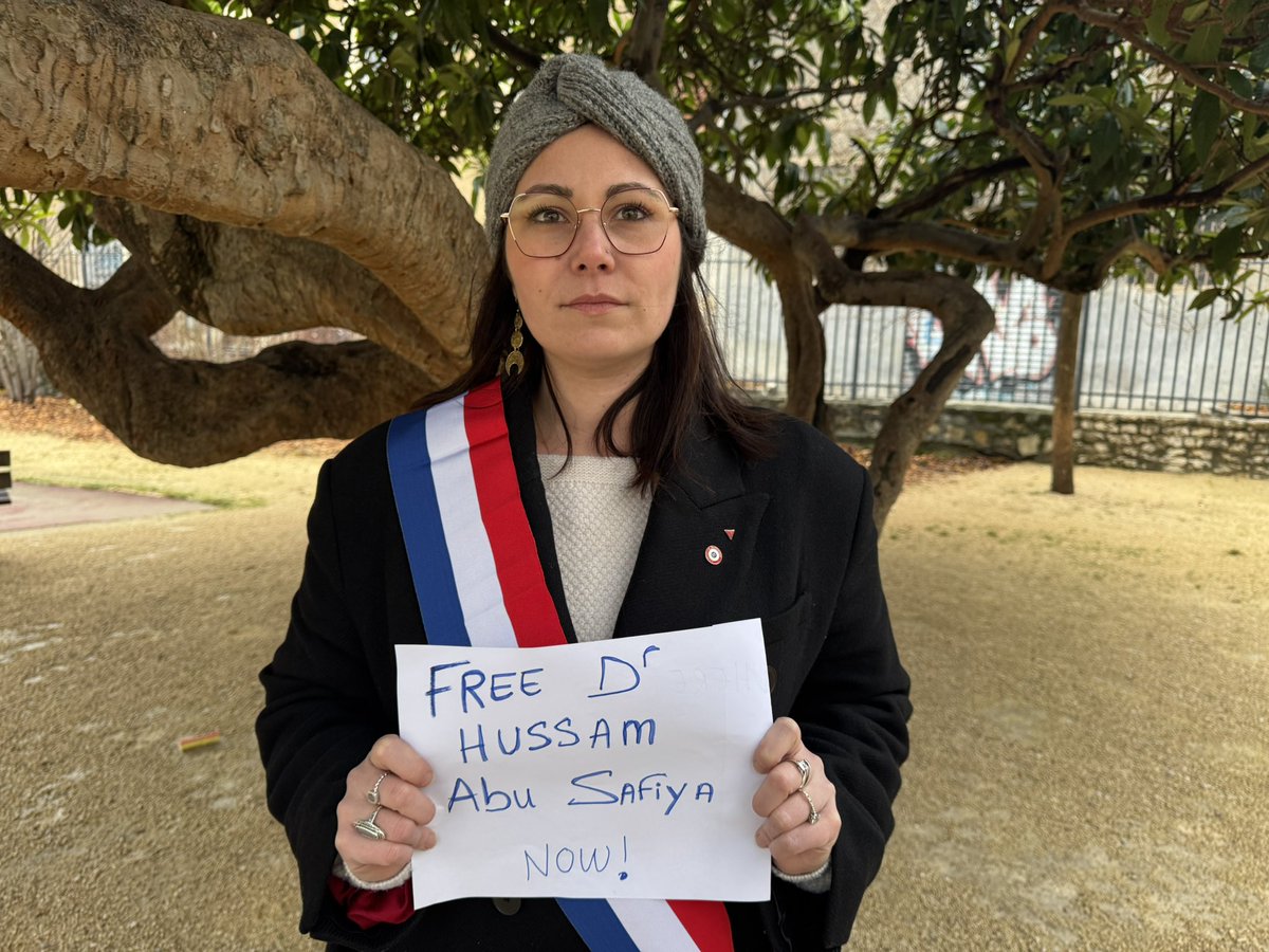 Le dernier hôpital de Gaza a été détruit vendredi dernier par l’armée de Netanyahu. 

Son directeur, le Dr Hussam Abu Safiya, est depuis, détenu et torturé. 

Nous exigeons sa libération immédiate et l’arrestation du criminel de guerre Netanyahu ! 
#FreeDrHussamAbuSafiya