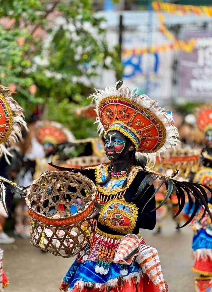 kaneshironini's tweet photo. HALA BIRA! HAPPY FIESTA 

#romblonromblon #halabira https://t.co/6aNnc7EBo3