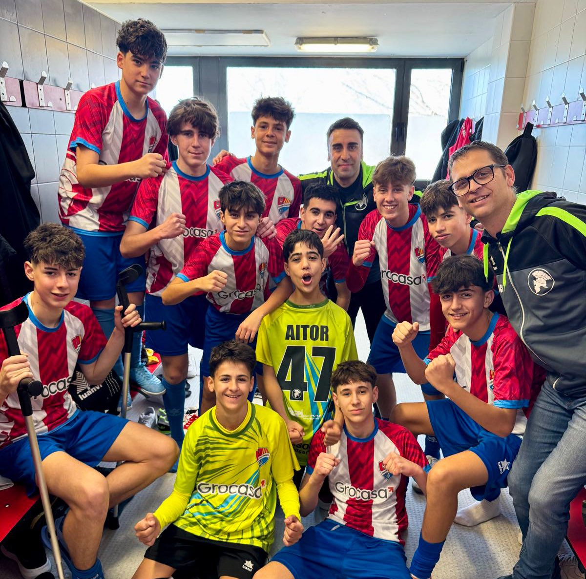 ❤️🤍 #CadetB • 𝗔𝗥𝗥𝗜𝗕𝗔 𝗘𝗟 𝟭𝟬/𝟭𝟬! ✅

👉🏻 Amb l’important triomf d’avui 🆚 Masquefa (6-0), el Cadet B aconsegueix sumar 10 victòries en 10 jornades! Els nois d’Axel Tubau, gràcies a aquesta dinàmica, són líders del grup 6 de 2a Divisió!

#SantJoanDespíCFS ❤️🤍