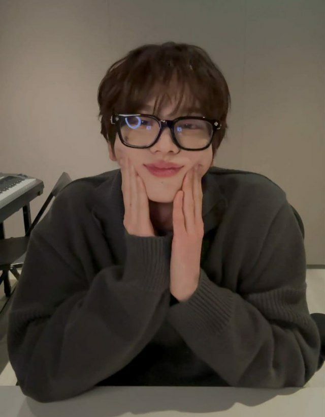 yrinfiraz's tweet photo. 110125-Weverse live today

He's so cute, ngl

 #SHINYU #신유 #TWS #투어스 #247WithUs #SAI42 https://t.co/KObEpVVstX