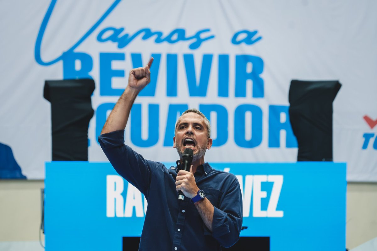 Rauli_Chavez's tweet image. Junto a @LuisaGonzalezEc, sentimos el latido de un Ecuador que no se rinde. La fuerza y el apoyo de nuestra gente nos inspiran a construir un país donde la unión sea el camino y la esperanza nuestra guía. ¡Es el momento de #RevivirEcuador con el poder de todos! 💪🇪🇨

#RaulChavez…