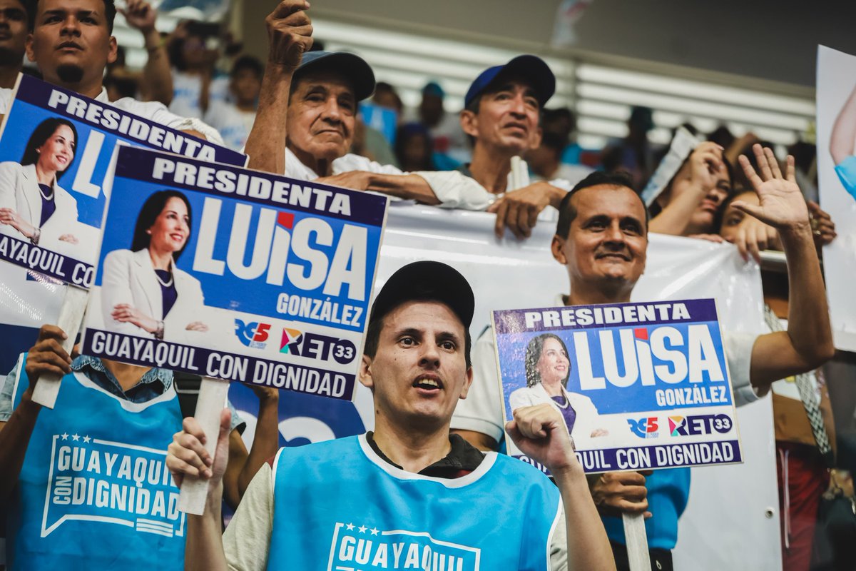 Rauli_Chavez's tweet image. Junto a @LuisaGonzalezEc, sentimos el latido de un Ecuador que no se rinde. La fuerza y el apoyo de nuestra gente nos inspiran a construir un país donde la unión sea el camino y la esperanza nuestra guía. ¡Es el momento de #RevivirEcuador con el poder de todos! 💪🇪🇨

#RaulChavez…