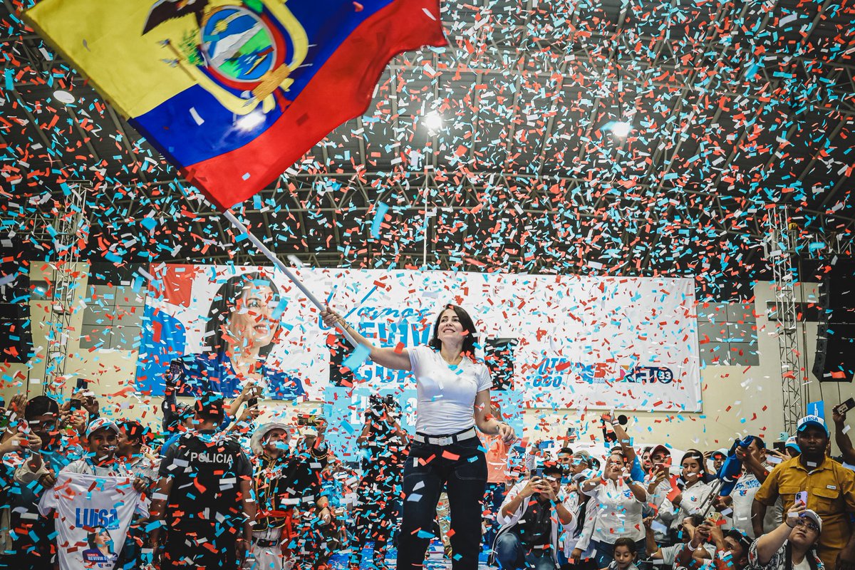 Rauli_Chavez's tweet image. Junto a @LuisaGonzalezEc, sentimos el latido de un Ecuador que no se rinde. La fuerza y el apoyo de nuestra gente nos inspiran a construir un país donde la unión sea el camino y la esperanza nuestra guía. ¡Es el momento de #RevivirEcuador con el poder de todos! 💪🇪🇨

#RaulChavez…
