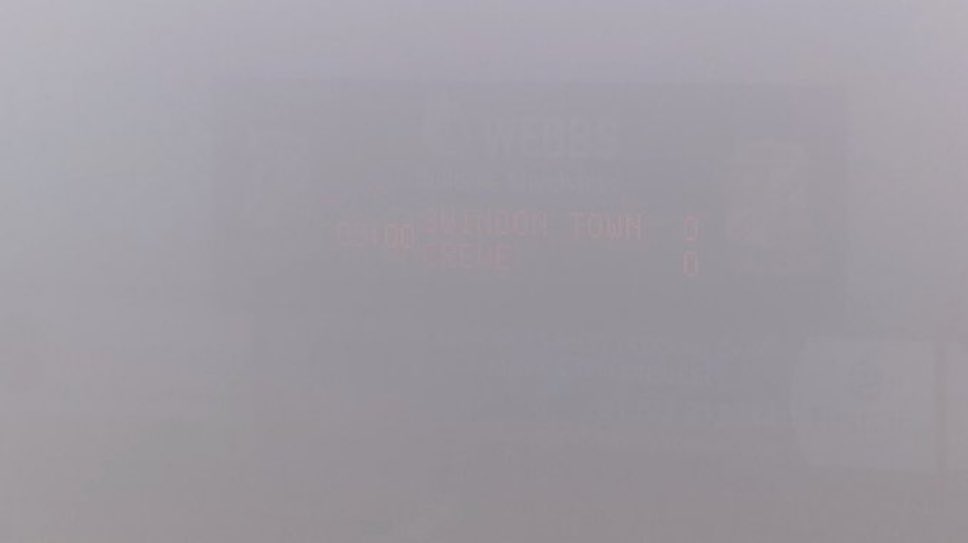 TotalEFL's tweet photo. Scenes at the County Ground as play between Swindon and Crewe has been been suspended due to fog 🌫️ 

Can just about make out that it’s still goalless in this one 👀😅

#EFL

#STFC | #CreweAlex https://t.co/T5QjXzMF10