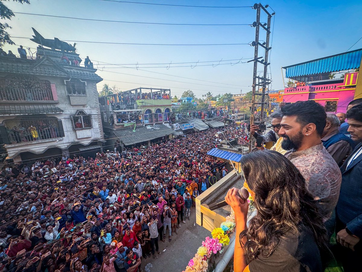 idevadhikari's tweet photo. Houseful 4th week..#Khadaan fever all over Bengal 
Single Screen Bengal Tour of Khadaan ❤️🧿🧿🧿 https://t.co/ym1YzHGTL5