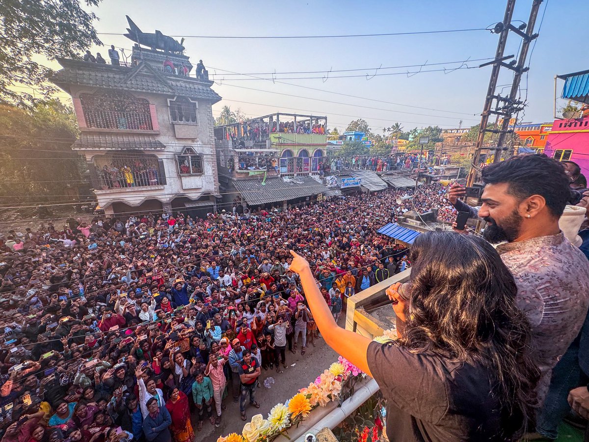 idevadhikari's tweet photo. Houseful 4th week..#Khadaan fever all over Bengal 
Single Screen Bengal Tour of Khadaan ❤️🧿🧿🧿 https://t.co/ym1YzHGTL5