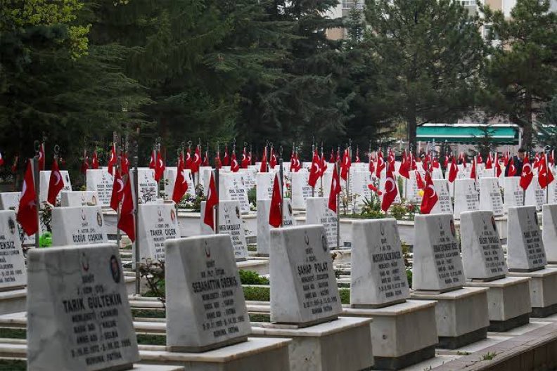 FOY_EFG's tweet photo. “Kürsülerden seslenirken yalancı beyler,
Asıl beyler yücelerden fermanlar eyler.”

Hüseyin Nihal ATSIZ https://t.co/BAhiqo5WnL