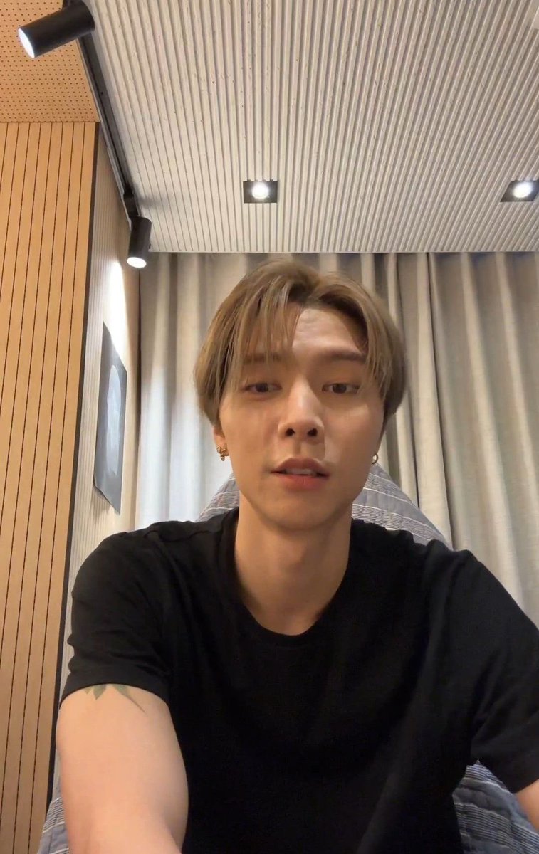 เพ้อไรเนี่ย

อ่าว ก็รักอะ