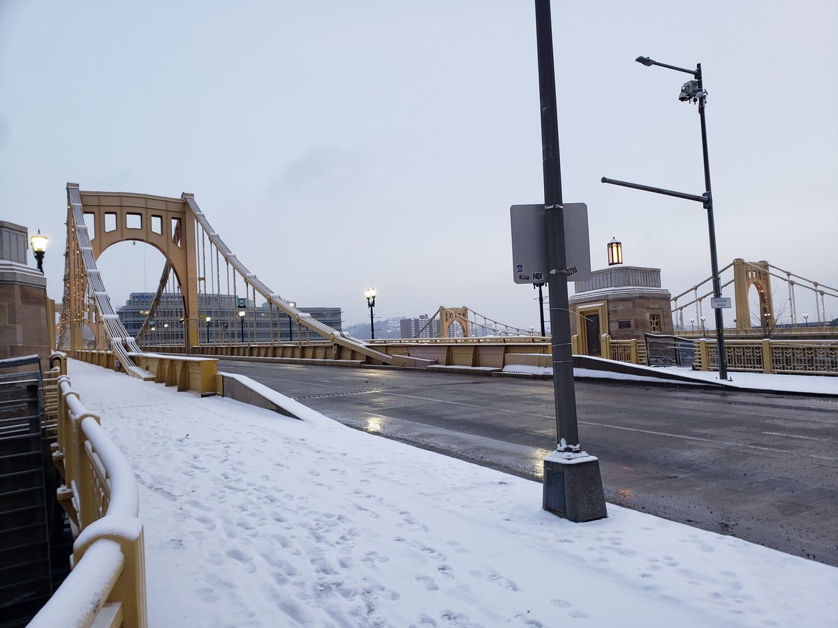 Bright and early <a href="/PGHMarathon/">Pittsburgh Marathon</a> training run! #steelcity