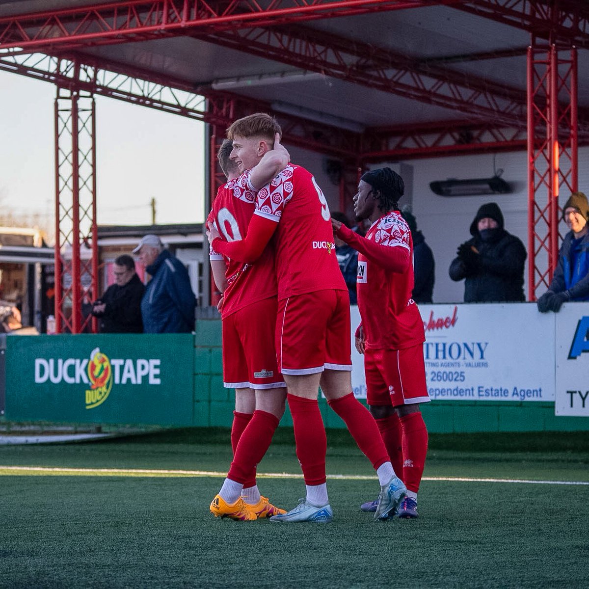 What a way to introduce yourself... 🤩

Ollie breaking the deadlock just 8 minutes into his Tudor debut!

📸 Jemma Sear

#COYT