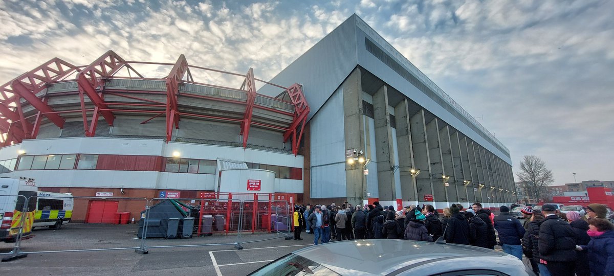 mossyeveq's tweet photo. @NFFCServices I can argue the vast majority is a lie and I myself didn't get to my seat until 15:37pm and I have pictures showing huge queues up to 15:30 when an additional entrance was opened. https://t.co/4H2yHY6Q8t
