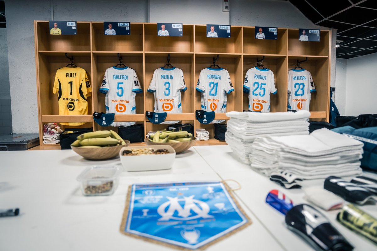 OM_Officiel's tweet photo. Le vestiaire 👕 n'attend plus que nos 𝗢𝗹𝘆𝗺𝗽𝗶𝗲𝗻𝘀 https://t.co/9eiQO9l5hq