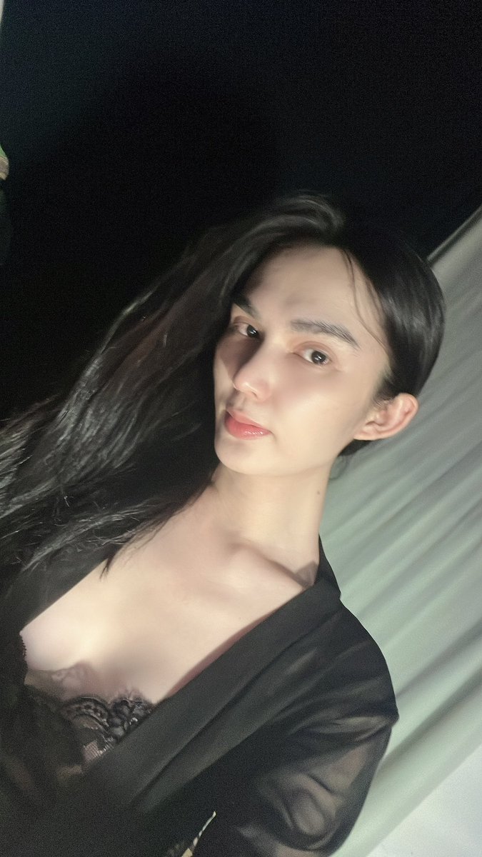 quynh3492's tweet photo. Lên đây mà   tìm một người đàn ông tốt cũng giống như mò kim đáy biển 🙂‍↕️ https://t.co/r8aARQ8YtC