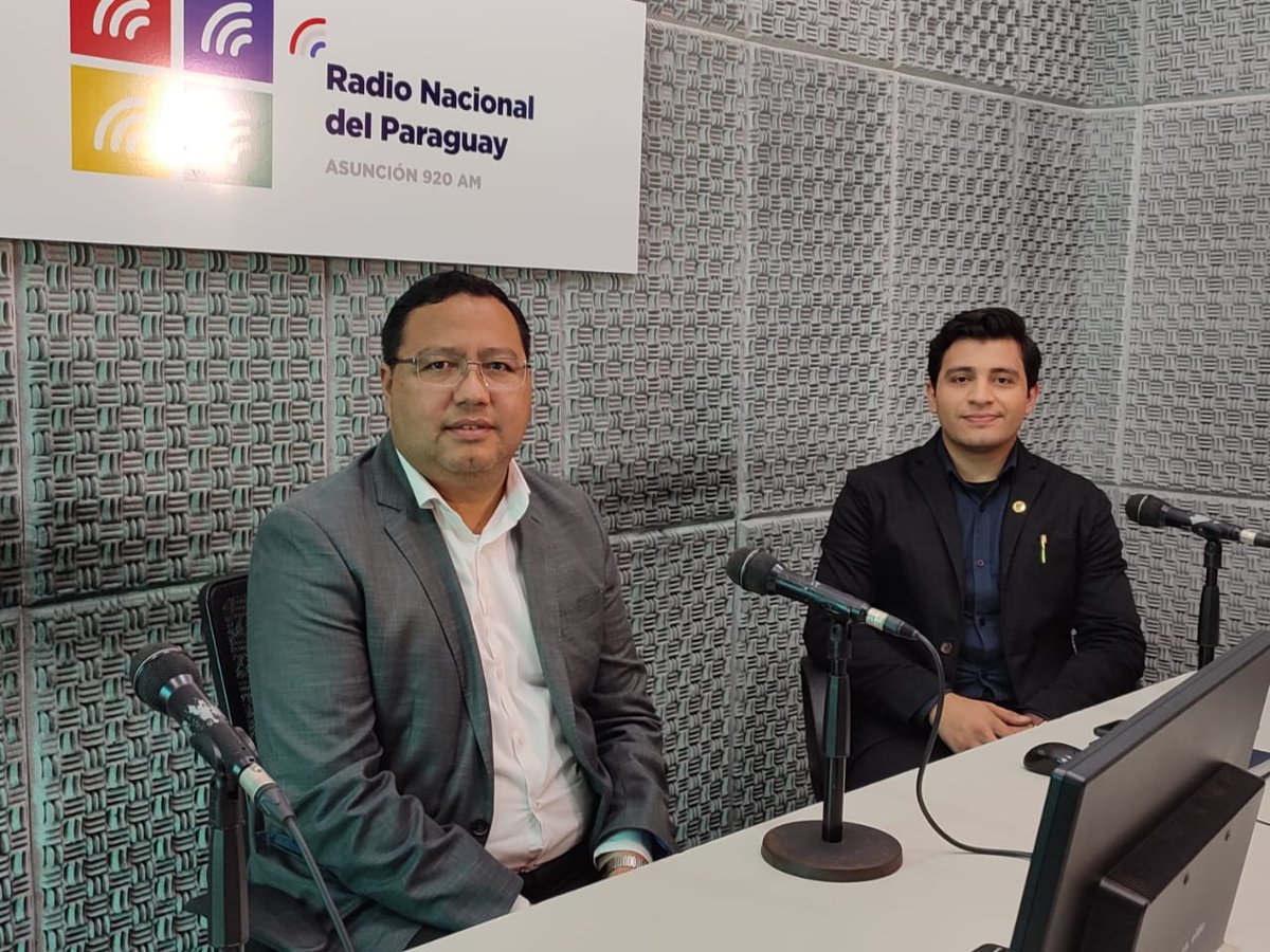 Ya estamos con  #InvestigandoDeUNA, el programa de la <a href="/una_py/">Universidad Nacional de Asunción</a>  con Milson Godoy y Dr. Pedro Caballero, quienes te acompañan hasta las 14:00 horas  con la producción general  de <a href="/Haydeegaleano/">Haydée Galeano</a>  

🔴 En Vivo por la #920AM 
📻bit.ly/3zcmS6r