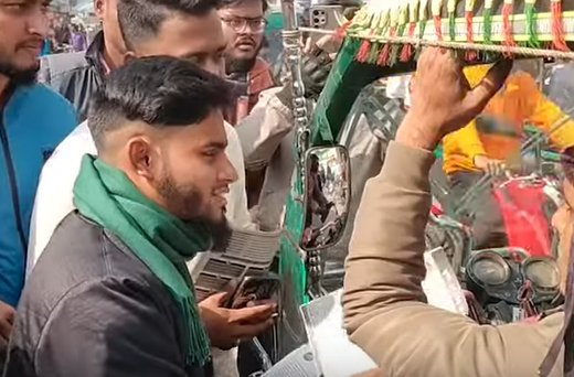 মাদারীপুরে জুলাই বিপ্লবের ঘোষণাপত্রের লিফলেট বিতরণ