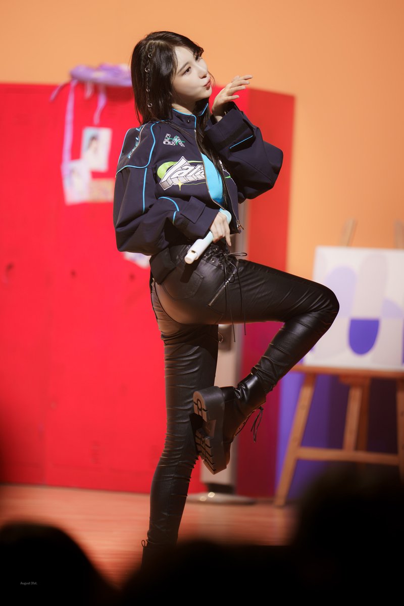 🎂 HAPPY CHAEYEON DAY 🎂

2025년도 채연이에게 
항상 웃을 수 있는 날의 연속이길 🙏🏻

나의 스타가 되어줘서 고마워 
생일 축하하고 사랑해 💖

#오늘은_여니데이_하라생으로_가득채워
#Like_A_Star_ChaeyeonDay
#HAPPYCHAEYEONDAY

#이채연 #LEECHAEYEON #イチェヨン