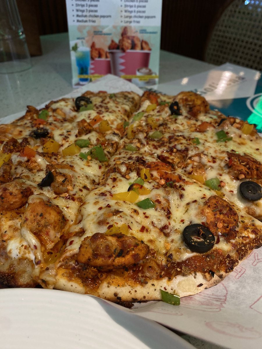 A perfect fusion of flavors and ambiance, @koficha_kashmir redefines dining out with every bite🤌🏻♥️