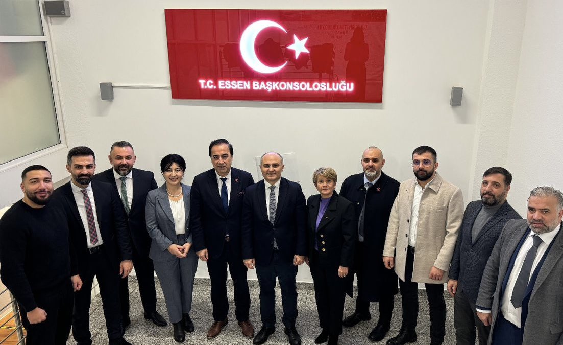 atikuemp's tweet photo. ATİK Genel Başkanı Aziz Şahin , ATİK Essen Başkanı Göksel Can Essen Başkonsolosu Taylan Özgür Aydın’ı Komrat Belediye Başkanı Anastasov Serghey, Komrat Ümiversitesi Rektörü Sergey Zakharia, Gagauz Ticaret ve Sanayi Odası Başkanı Almanya ziyaretleri ile ilgili bilgilendirdi. https://t.co/1axAiFL0A4