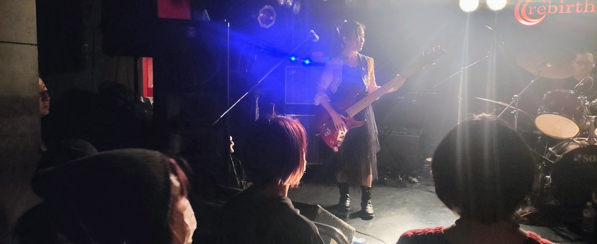 daisukepride's tweet photo. そして 普段はプリプリトリビュートのジュリアンハニーで活動されてるyayoさんご夫妻のバンドも応援しました👏それを見守るプリバンドのレジェンドの図も✨
Vocalのエマさんも感情爆発で本当に良かった👏
その名は
#EMAGINATION https://t.co/bQdG6PgIMU