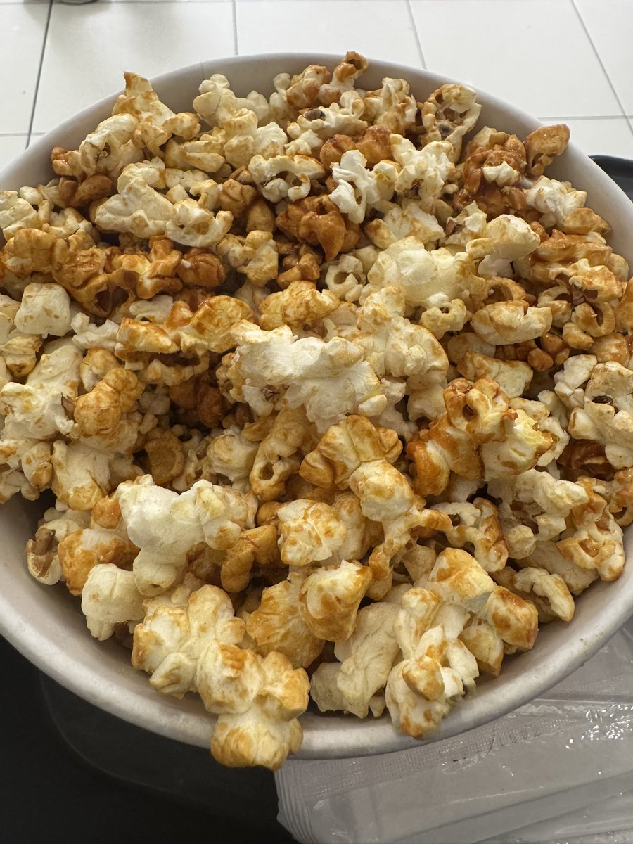 ポップコーン買う時は必ず
キャラメル味🍿
