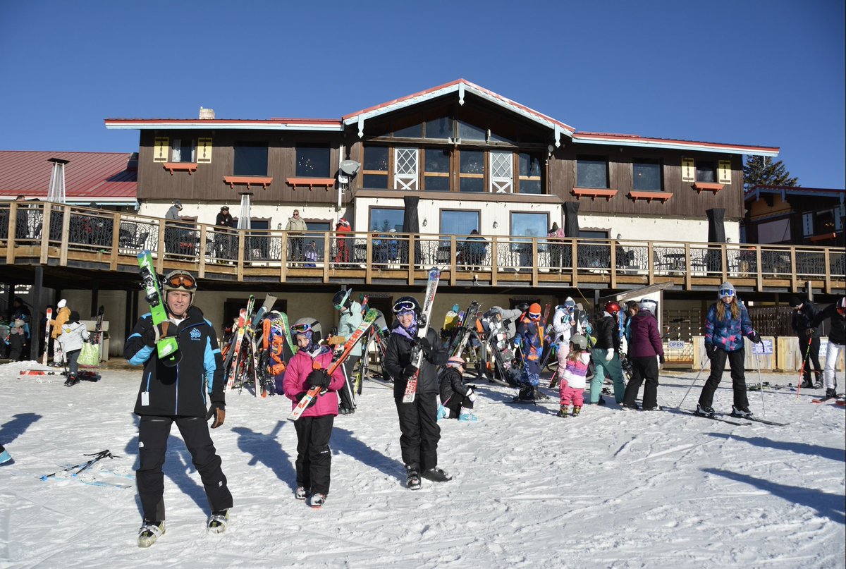 MtHollySki's tweet photo. 🏂 Drop-In Group Lessons at Mt Holly ⛷️
Looking for a flexible way to get on the slopes?
✔️Mt Holly offers beginner-only drop in group lessons Saturday mornings at 11 AM
* Arrived & Register 30 minutes prior to lesson start time.
#GroupLessons #SkiLesson #SnowboardLesson https://t.co/L1fmVGymXz