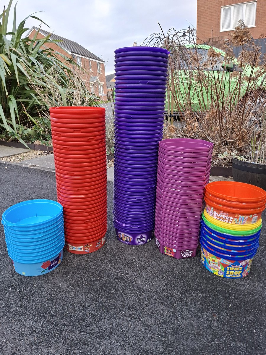 Simon Cole CStJ (@simonjcole78) on Twitter photo So far, 125 tubs have been collected by staff in the control room from <a href="/mawwfire/">Tân CGC / MAWW Fire</a>, <a href="/swpolice/">South Wales Police</a>, and <a href="/SWFireandRescue/">South Wales Fire and Rescue Service</a> ready to be dropped off at <a href="/greeneking/">Greene King</a> pub in aid of their tub2pub appeal raising money for <a href="/macmillancancer/">Macmillan Cancer Support</a> .
#tub2pub #tub2pub2025 So far, 125 tubs have been collected by staff in the control room from <a href="/mawwfire/">Tân CGC / MAWW Fire</a>, <a href="/swpolice/">South Wales Police</a>, and <a href="/SWFireandRescue/">South Wales Fire and Rescue Service</a> ready to be dropped off at <a href="/greeneking/">Greene King</a> pub in aid of their tub2pub appeal raising money for <a href="/macmillancancer/">Macmillan Cancer Support</a> .
#tub2pub #tub2pub2025