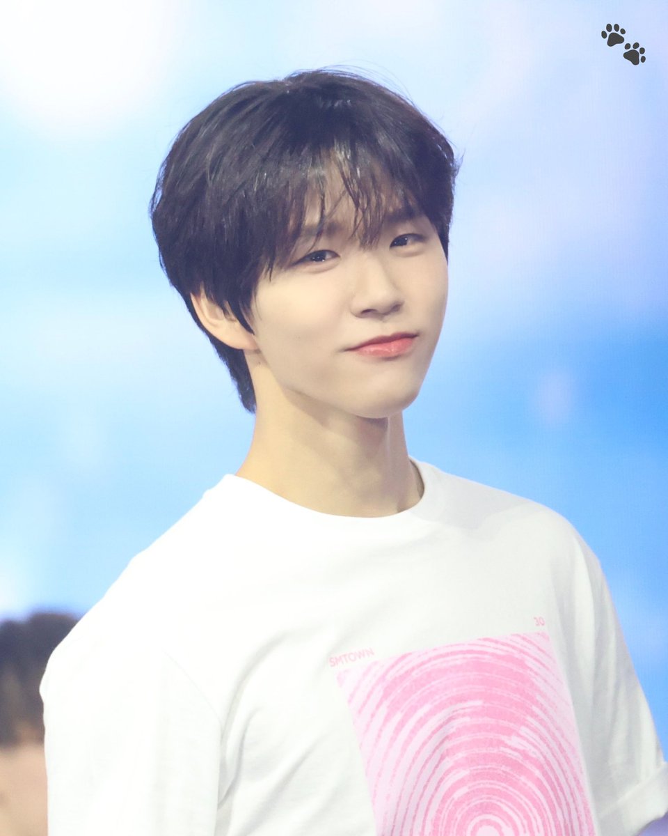 neoddae0's tweet photo. IS HE TEARING UP??????😭😭😭😭 https://t.co/76RrJvBh4x