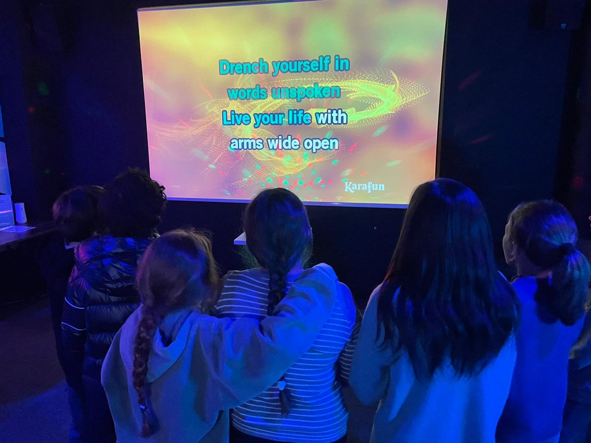 Handcross Park tweet media