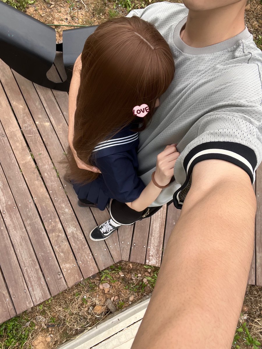 福利姬泡芙卷卷分享的黄推图片3 - 网红私拍内容