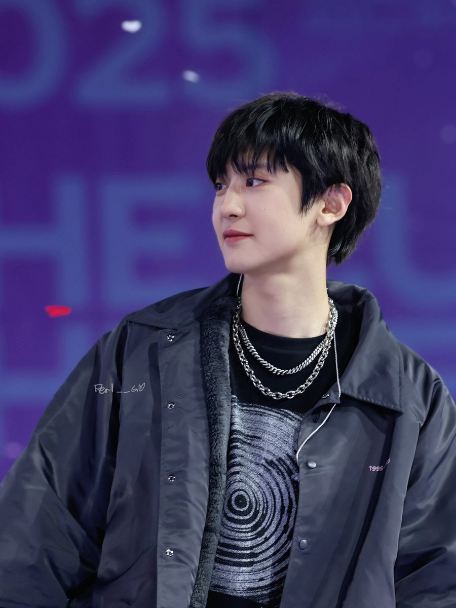 25-01-11 SMTOWN LIVE 2025首尔场

怎么那么可爱啊？👶🏻 

#灿烈 #찬열  #CHANYEOL 
#SMTOWNLIVE2025