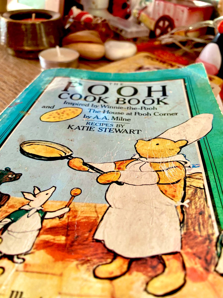 madeleinemaste4's tweet photo. @A_AMilne Conducted
with a stick
Ticks
all the boxes
for a song in the snow ❄️
It’s fun and it’s so
Tiddlely-Pom
too
#topofthegate 🌟💖🐾🎶
In Pooh’s cookbook 👇
aside from delicious
things to bake and cook
If you look
this song might be
included x https://t.co/bSAnaczkvp