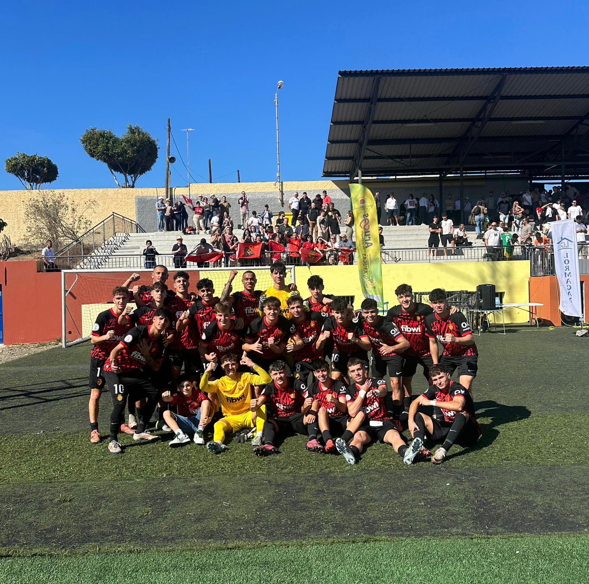 RCDMallorcaBase's tweet photo. ❤️ El nostre Juvenil DH passa a la següent ronda de la 𝑪𝒐𝒑𝒂 𝒅𝒆𝒍 𝑹𝒆𝒊 🖤 https://t.co/gcv8wmtLFH