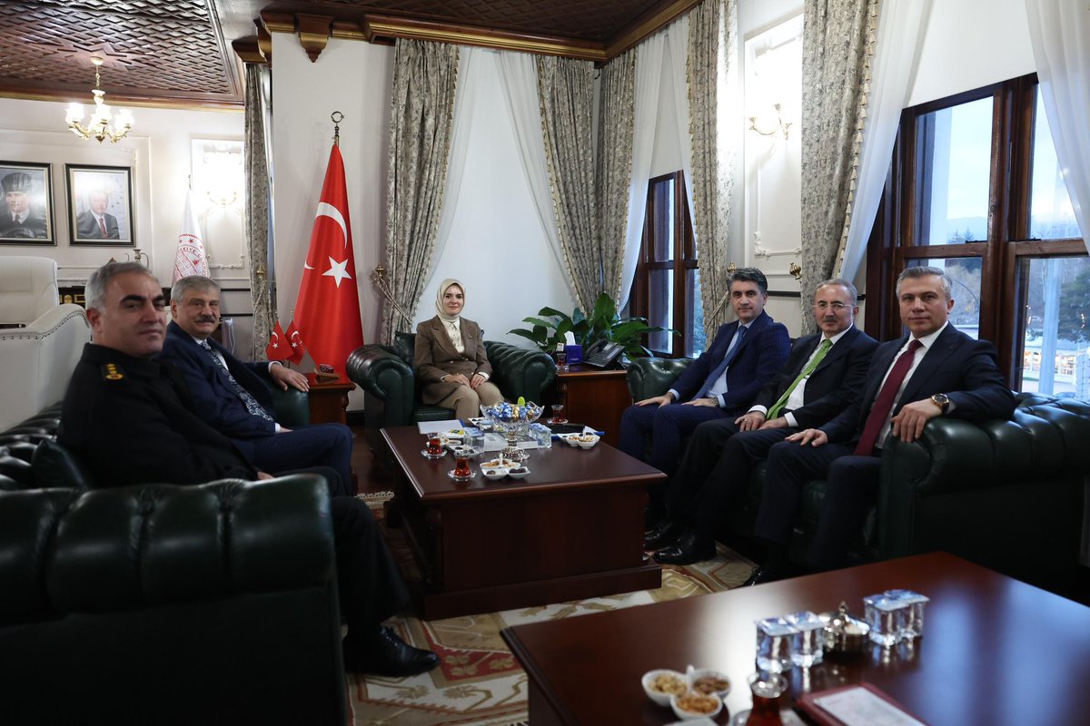 Bakanımız Sn. Mahinur Özdemir Göktaş, Bolu Valiliği’ni ziyaret ederek şehirde yürütülen çalışmalar hakkında bilgi aldı.