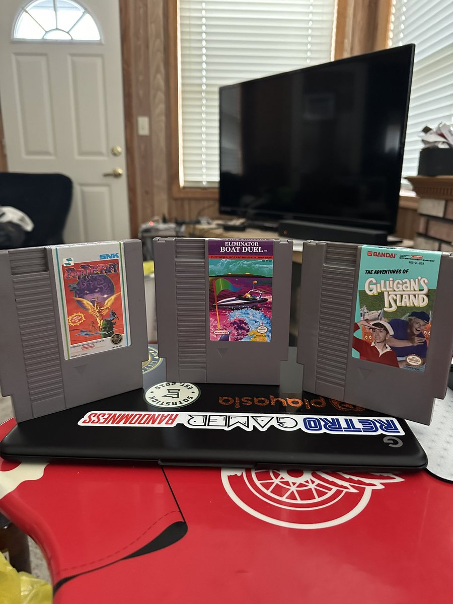 CreaseAndAssist's tweet photo. Latest pickups, Athena by #SNK, Eliminator Boat Duel by #ElectroBrain and the Adventures of Gilligan’s Island by #Bandai for the #NES @paladinolive @pantsboyusa @Timnado @sirmikael @Shawstlevania @vigilante890 https://t.co/Uo9ztjcjUn