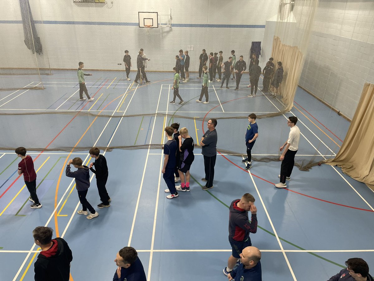 htvcc's tweet image. Amazing turnout at our 1st nets session , all 4 lanes full and it was great to see the next wave of juniors preparing for open age cricket  #upthetas #buzzballisback 🙌