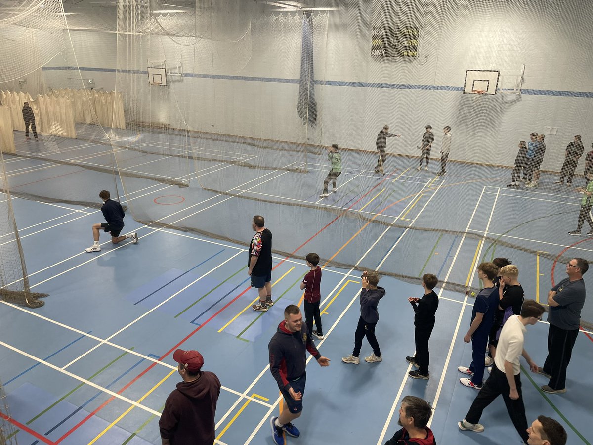 htvcc's tweet image. Amazing turnout at our 1st nets session , all 4 lanes full and it was great to see the next wave of juniors preparing for open age cricket  #upthetas #buzzballisback 🙌