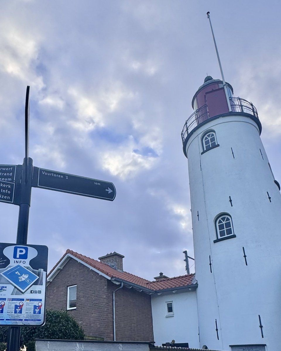 ➡️ Vuurtoren 10m 
Bewegwijzering is in Urk van een hoog niveau 👌 #urk